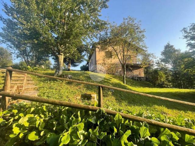 Villa in vendita a Ferrara di Monte Baldo VR