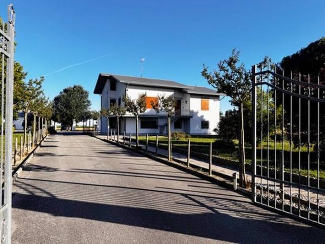 Villa in vendita a Ferrara FE