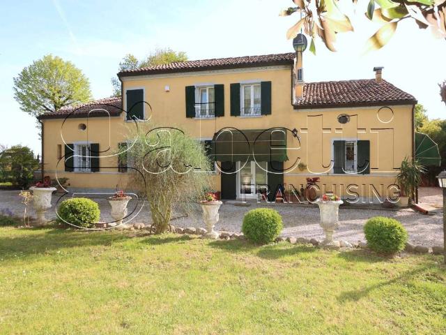 Villa in vendita a Ferrara FE