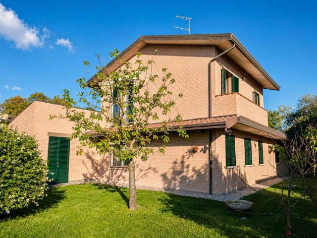 Villa in vendita a Ferrara FE