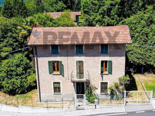 Villa in vendita a Ferrera di Varese VA