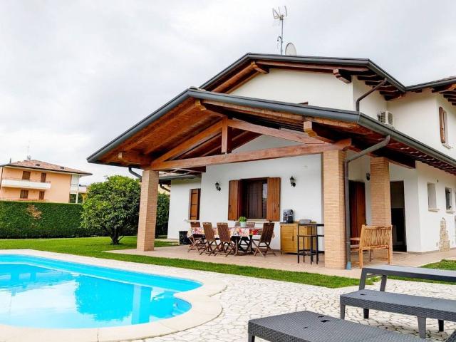 Villa in vendita a Fiume Veneto PN