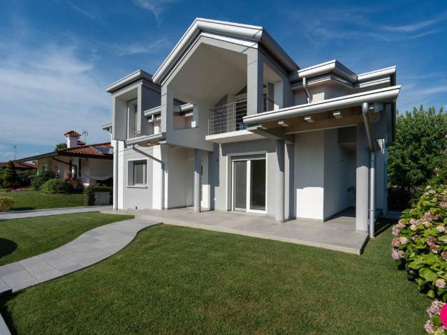 Villa in vendita a Fiume Veneto PN