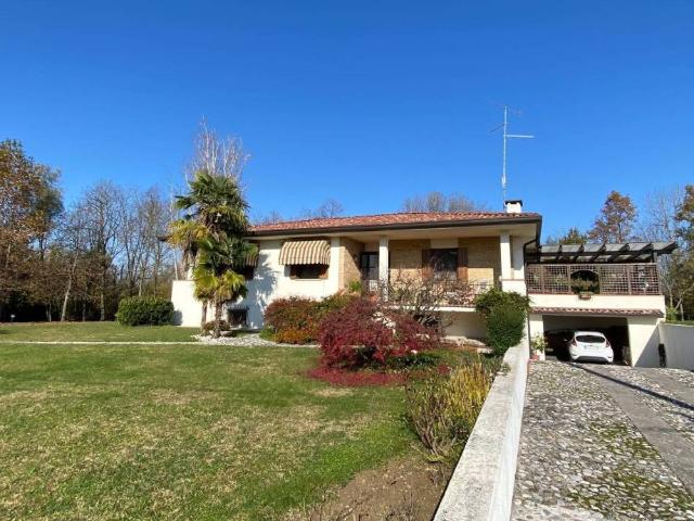 Villa in vendita a Fiume Veneto PN