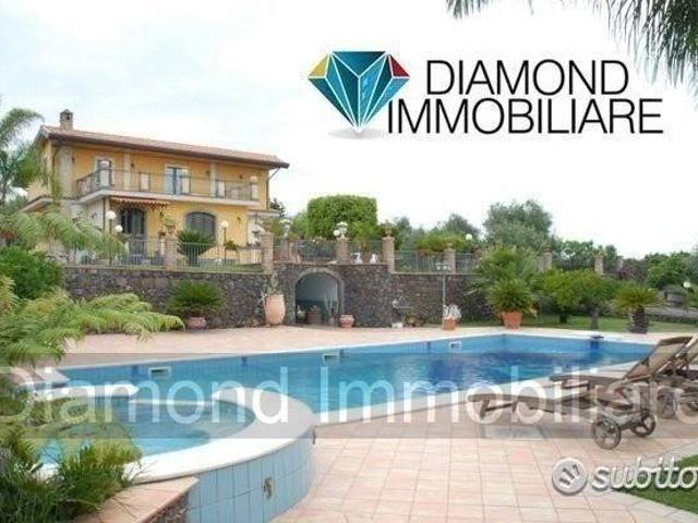 Villa in vendita a Fiumefreddo di Sicilia CT
