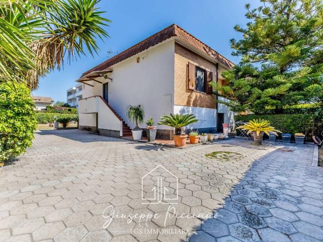Villa in vendita a Fiumicino RM
