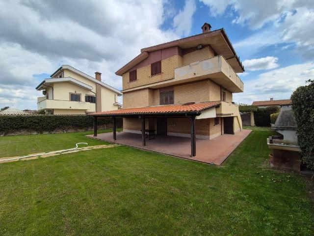 Villa in vendita a Fiumicino RM