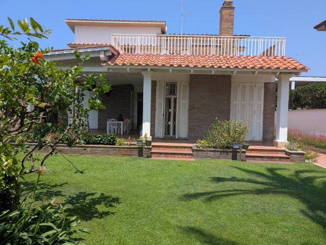 Villa in vendita a Fiumicino RM