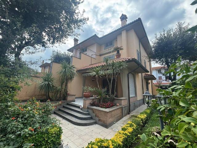 Villa in vendita a Fiumicino RM