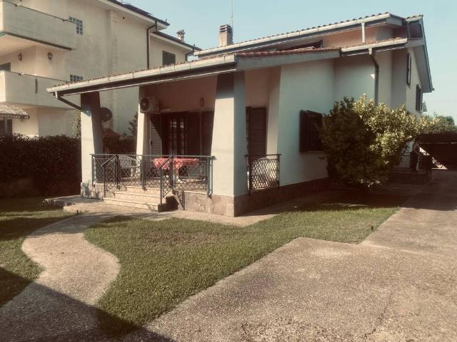 Villa in vendita a Fiumicino RM