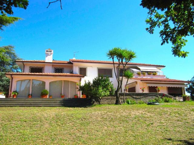 Villa in vendita a Fiumicino RM