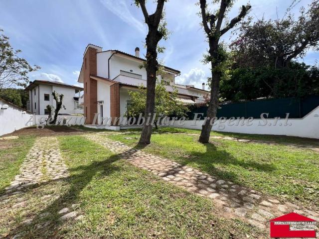 Villa in vendita a Fiumicino RM