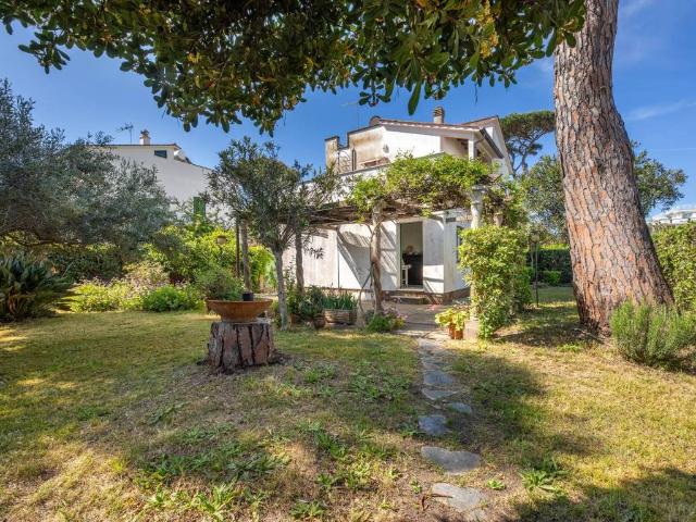 Villa in vendita a Fiumicino RM