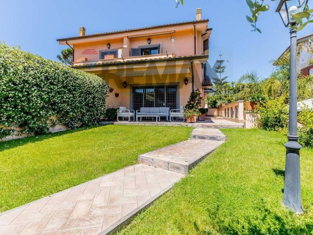Villa in vendita a Fiumicino