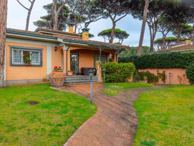 Villa in vendita a Fiumicino