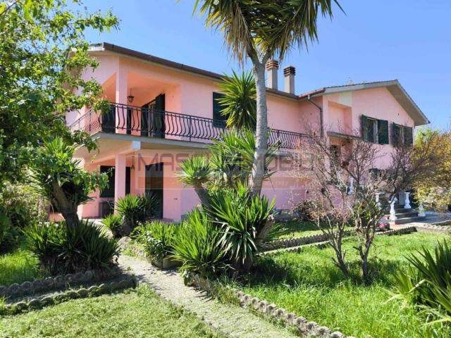 Villa in vendita a Fiano Romano via Capodimonte 42