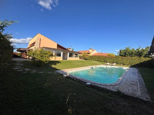 Villa in vendita a Fiano Romano via Padova