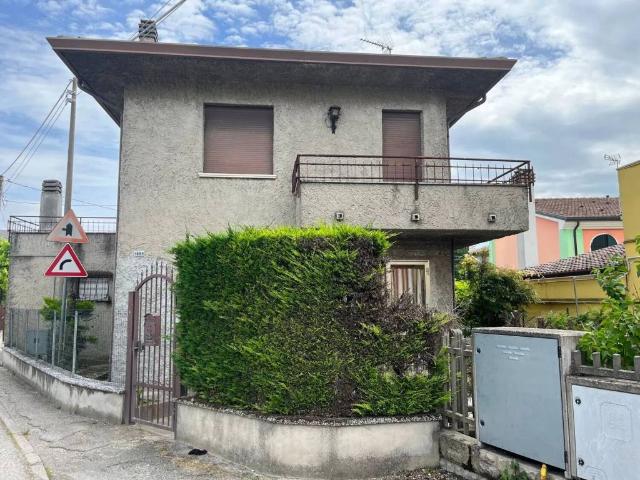 Villa in vendita a Fiesso Umbertiano RO
