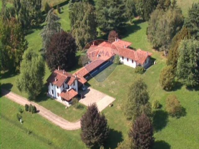 Villa in vendita a Figino Serenza CO
