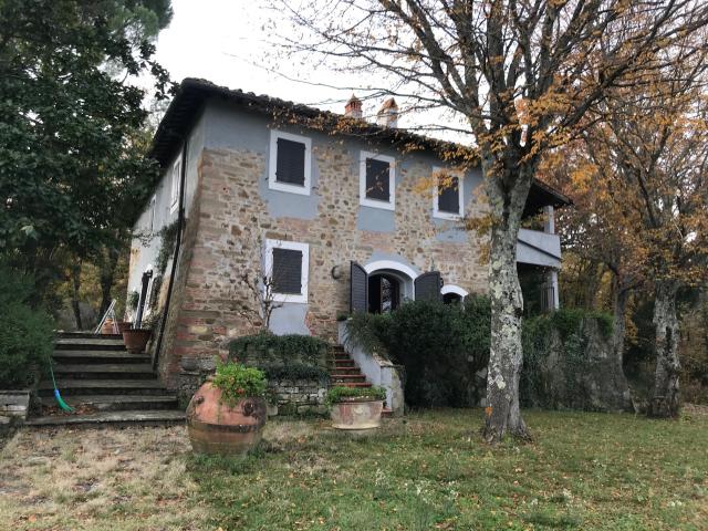 VILLA in VENDITA a FIGLINE E INCISA VALDARNO GAVILLE di 11 vani