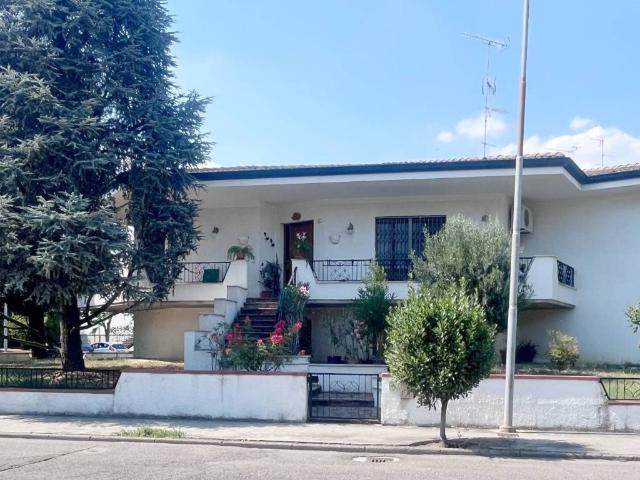 Villa in vendita a Finale Emilia MO
