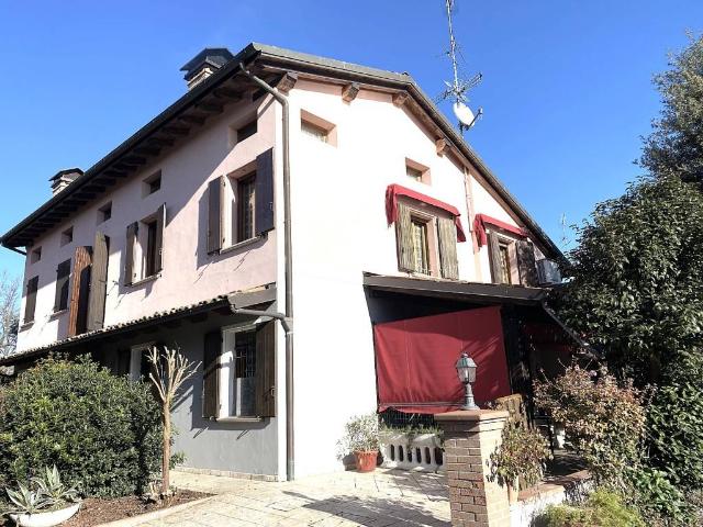 Villa in vendita a Finale Emilia MO
