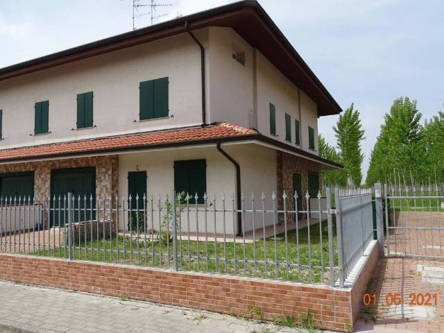 Villa in vendita a Finale Emilia MO
