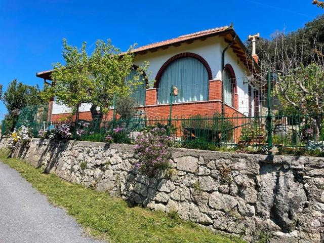 Villa in vendita a Finale Ligure SV