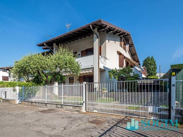 Villa in vendita a Fino Mornasco CO