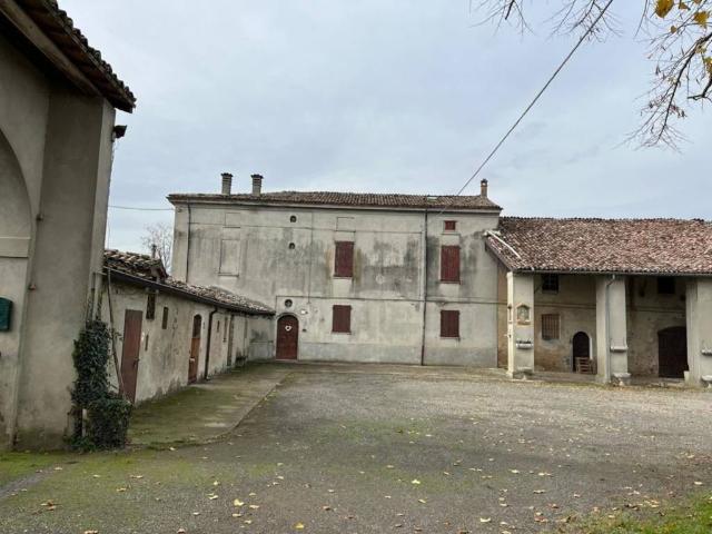Villa in vendita a Fiorenzuola d'Arda PC
