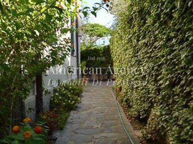 Villa in vendita a Forte dei Marmi LU