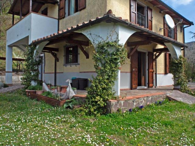 Villa in vendita a Firenzuola FI