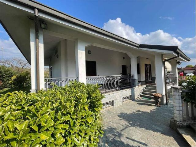 Villa in vendita a Francavilla Bisio AL