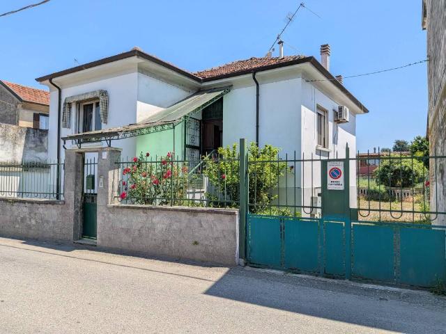 Villa in vendita a Frascarolo PV