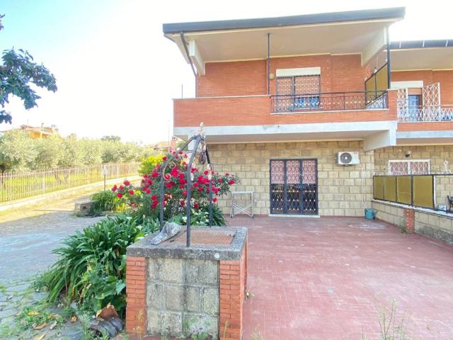 Villa in vendita a Frascati RM
