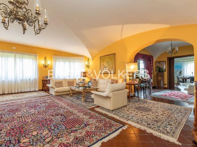 Villa in vendita a Frascati RM
