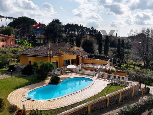 Villa in vendita a Frascati RM