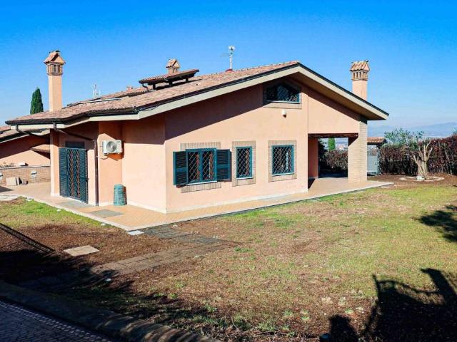 Villa in vendita a Frascati RM
