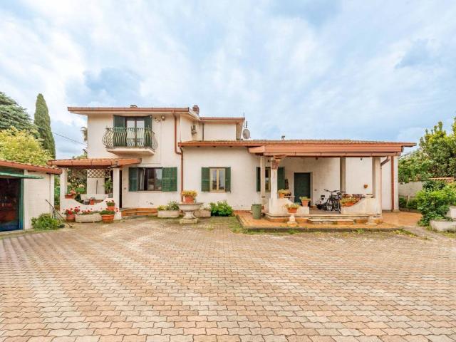 Villa in vendita a Frascati RM