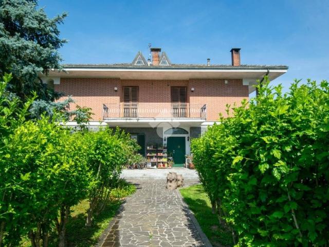 Villa in vendita a Frassineto Po AL