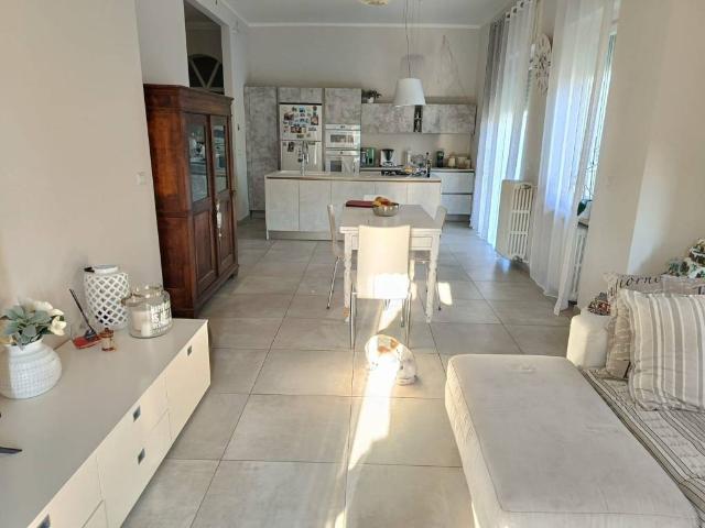 Villa in vendita a Frassineto Po AL
