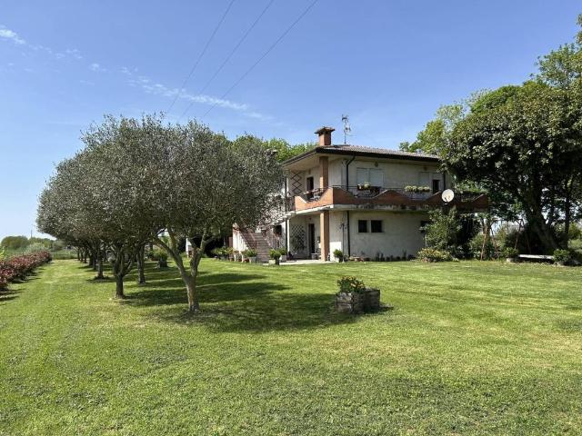 Villa in vendita a Frassinelle Polesine RO