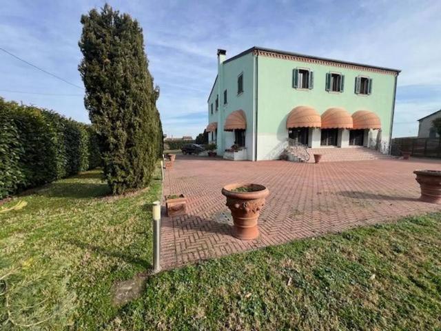 Villa in vendita a Frassinelle Polesine RO