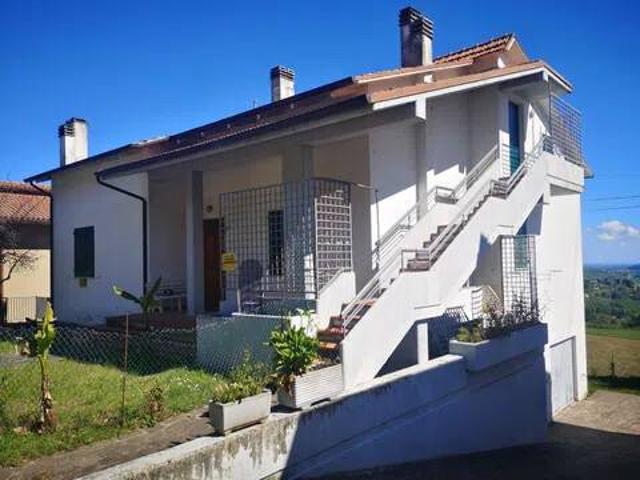 Villa in vendita a Fratte Rosa PU