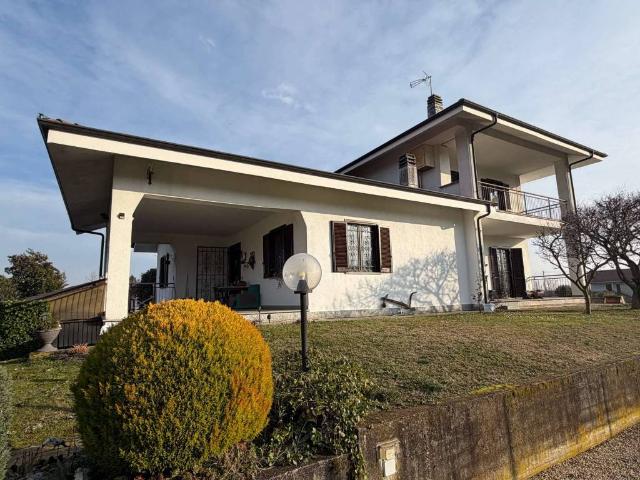 Villa in vendita a Frossasco TO