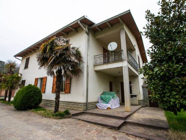 Villa in vendita a Imola BO