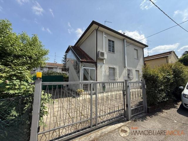 Villa in vendita a Imola BO