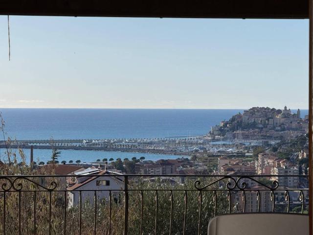 Villa in vendita a Imperia IM