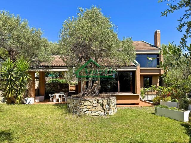 Villa in vendita a Imperia, Oneglia periferia