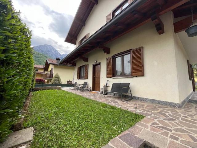 Villa in vendita a Introbio LC